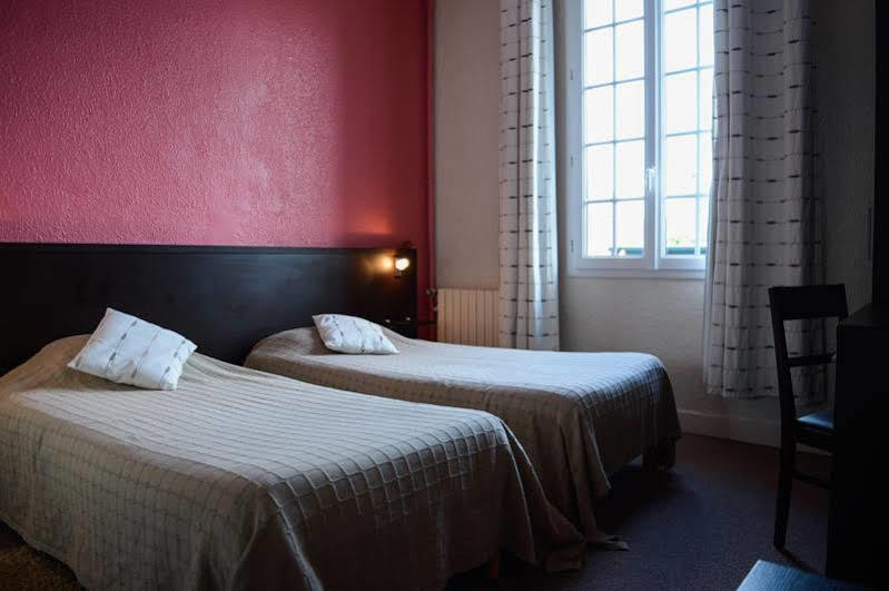 Logis Hotel Restaurant De La Poste Le Mêle-sur-Sarthe Exteriör bild